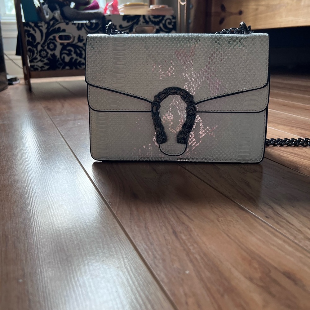 GG - Picture 3 of 5